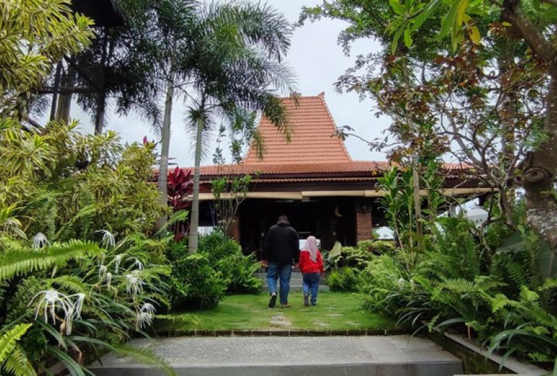 Cuss Mampir ke Bale Bungah Kediri, Tempat Makan Nuansa Alam yang Asri!