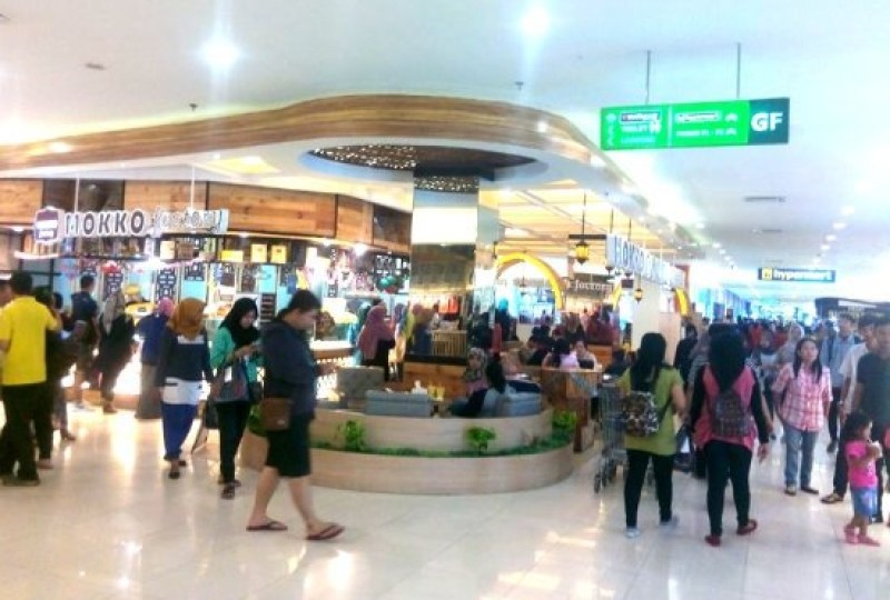 Semua ada di KEDIRI dan Nggak Perlu ke Surabaya, Belanja Seru di MALL terbesar dan terlengkap di Kediri