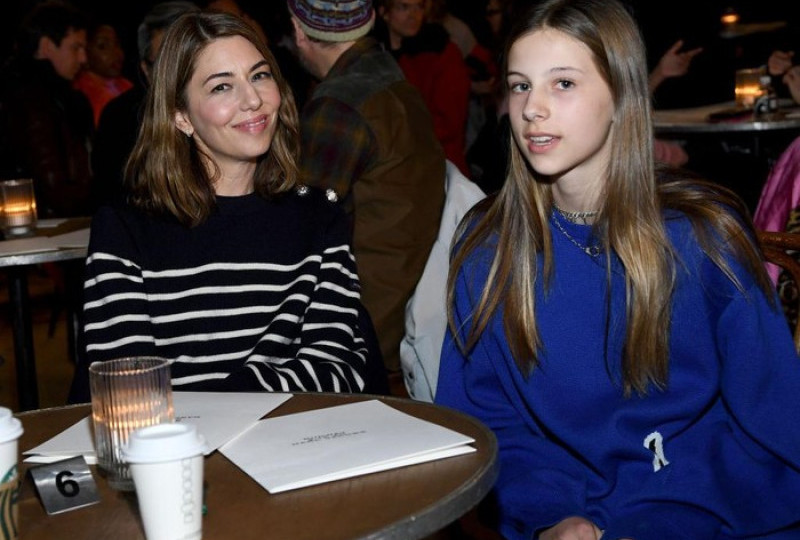 Romy Coppola Mars anak Sofia Coppola, Sewa Helikopter dari New York ke Maryland