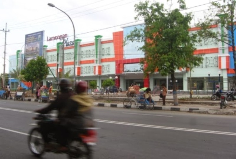 Lamongan Plaza tempat nge MALL wisata Belanja dan Nongkrong, ada Matahari dan Chatime Store