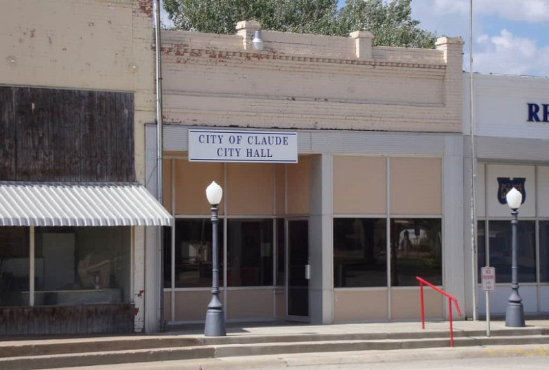 Sinopsis dan Lokasi Pembuatan Film HUD, di Gem Theatre dan Claude Texas