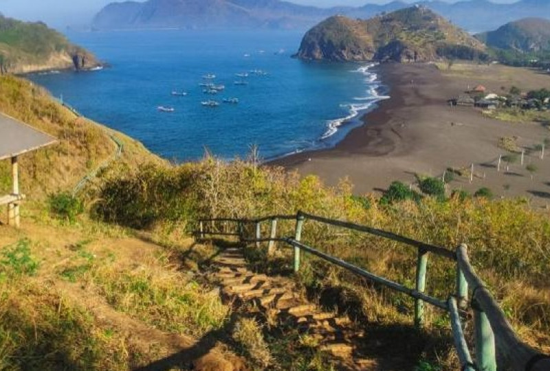 Payangan Beach Jember: Buka Jam Brapaan, Tiketnya Murceeeh! Ada Teluk Love, Hotel, Penginapan, Mitos & Ritual Seru Nih!