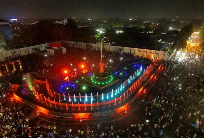 Taman Pecut: Suasana Malam Minggu yang Meriah di Tengah Kota Blitar