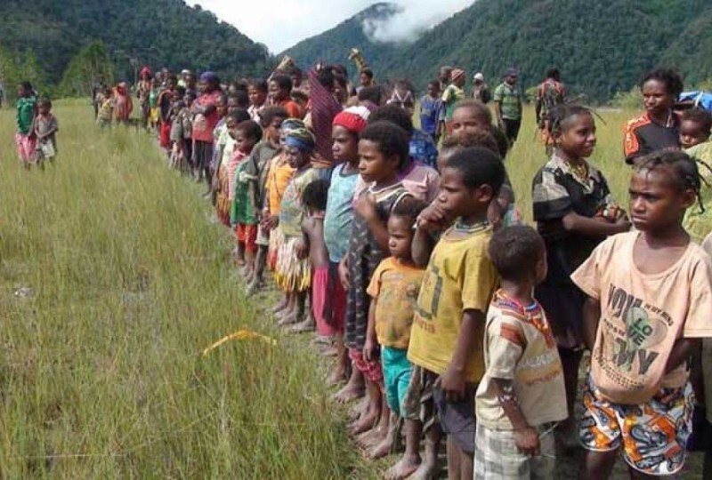 Presentase Penduduk Miskin tertinggi adalah Provinsi Papua, berikutnya Papua Barat dan NTT