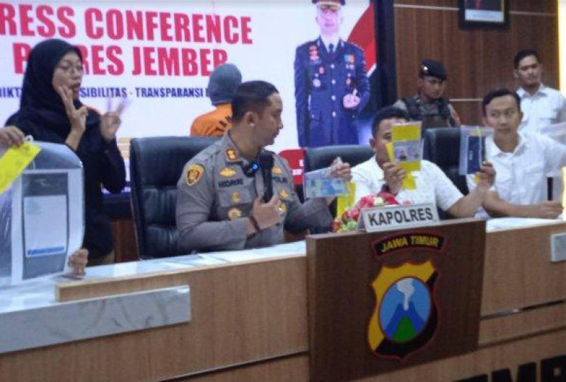 M.Robi Anwar dan Mulyono Ditangkap karena Dugaan Pemerasan dengan Pura-pura Sebagai Anggota Polisi dan Wartawan di Jember