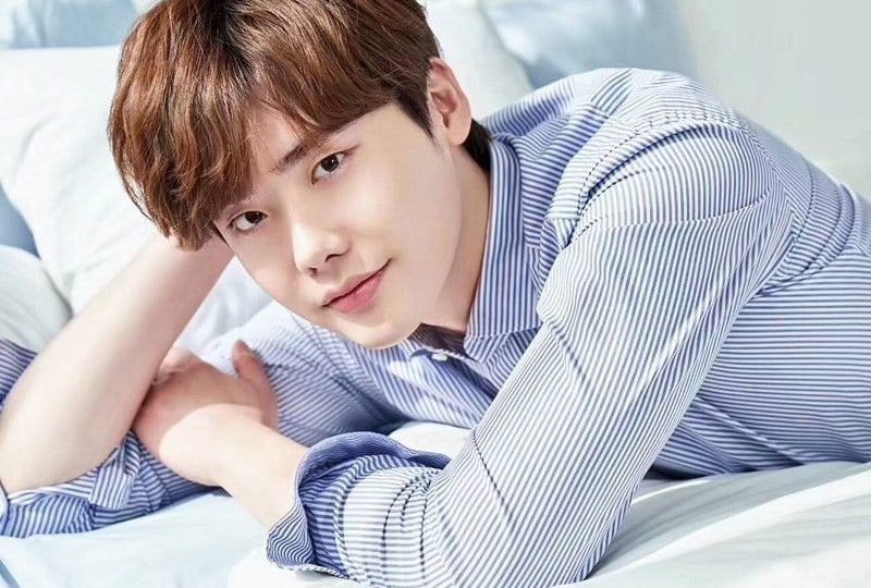 Aktor Big Mouth, Lee Jong Suk Pacaran dengan IU ? Begini Kata Agensinya