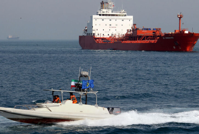 Provokasi Iran di Teluk Persia: IRGC Ambil Alih Kapal-Kapal Penyelundup Minyak, Memicu Eskalasi Ketegangan dengan AS