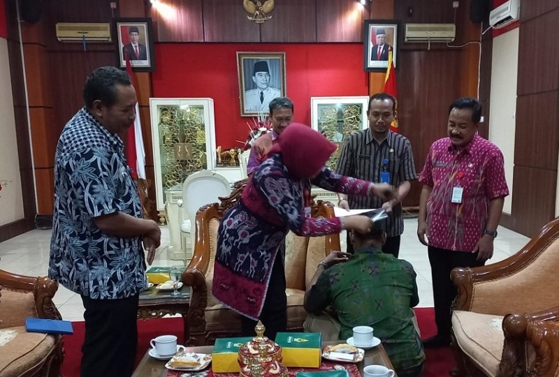 Bupati Grobogan Sri Sumarni cukur Arif Sofianto Kades Sambung, buntut video viral sentil Jokowi