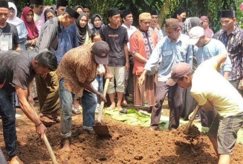 Karena Cemburu seorang Mantri Suntik Mati Salamunasir, Kades Curug Goong Kecamatan Padarincang Serang