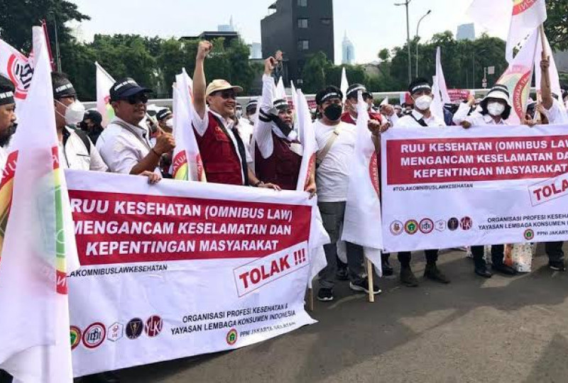 Isi RUU Kesehatan Omnibus Law, Demo dan Tuntutan Massa Dokter-Nakes 