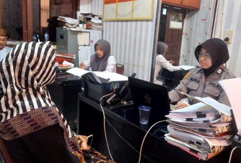 Santri Disiksa dengan Air Cabai! Istri Pimpinan Pesantren Ditangkap, Netizen Murka!