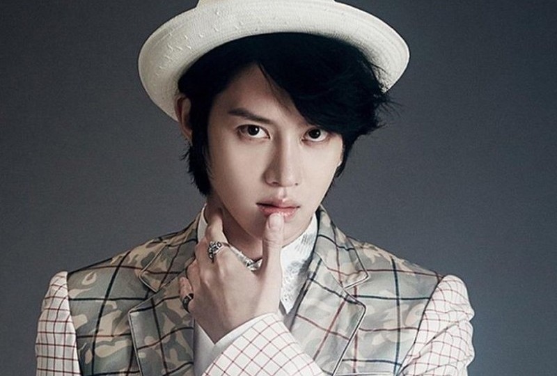 Tidak ikut dance Kim Heechul super junior keluar atau apakah ia masih member ?