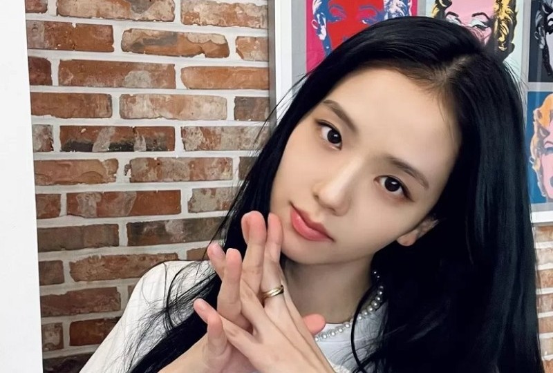 Berapa kekayaan jisoo blackpink, biodata umur foto solo debut dan warna kesukaan