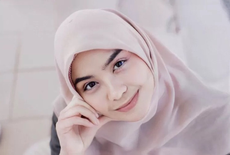 Profil Lengkap Dea Hanara: Penyanyi, Penulis Lagu, dan Pebisnis Berjilbab Asal Batam dengan Ribuan Pengikut di Instagram