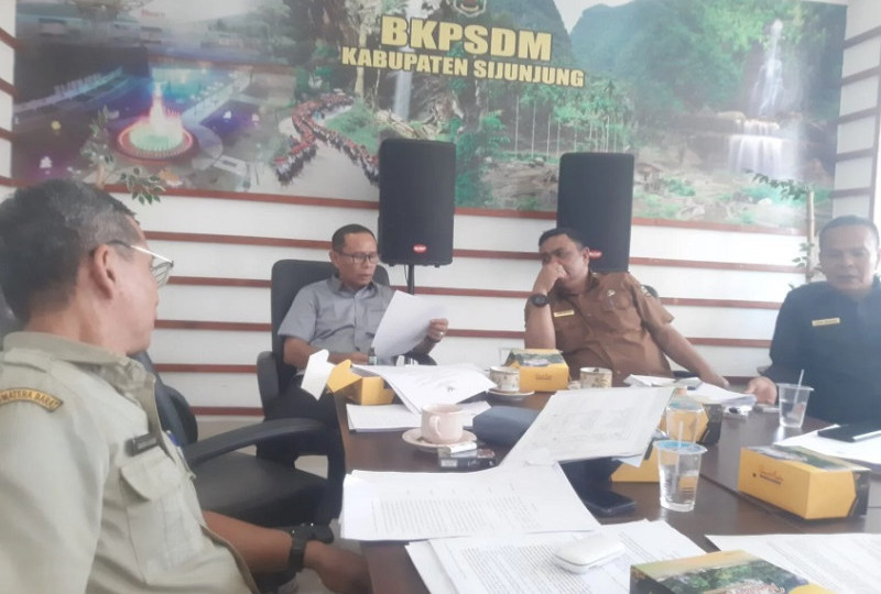 BKPSDM, Bersama Ketua Komisi 1, 2, dan 3 DPRD, OPD Terkait serta Ketua F. Yanlik Sijunjung Bahas Pengumuman PPPK