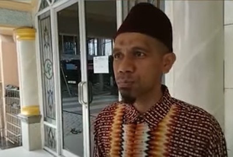 Video viral bocah bermain latto-latto di atas kubah Masjid Agung Kota Baubau