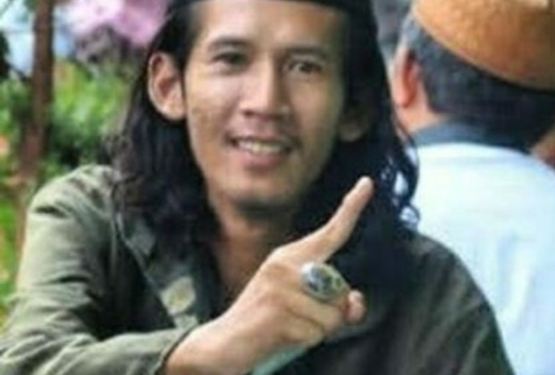 Profil dan biodata Waluyo Wasis Nugroho alias Gus Wal, diduga lempar botol aqua ke Refly Harun dan Rocky Gerung pada acara di Kopi Nuri, Sleman Yogyakarta