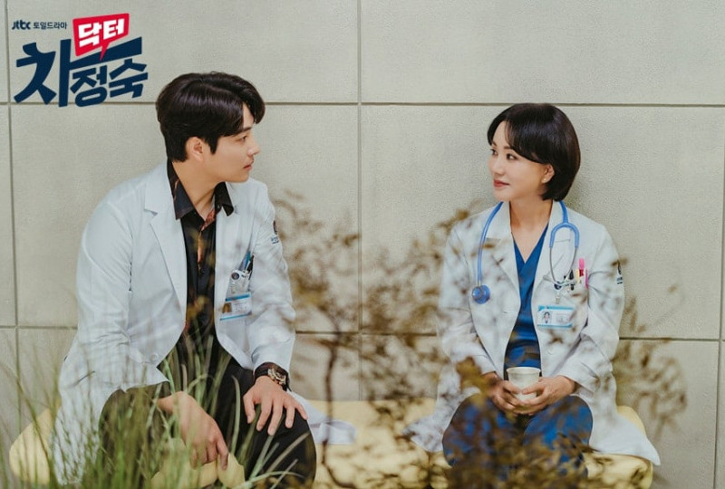 Sinopsis dan Link Nonton Drakor Doctor Cha sub indo episode 10 11 12 kisah Cha Jung Sook kembali praktek rumah sakit, pantau di drakorindo drachindo atau inidramaku
