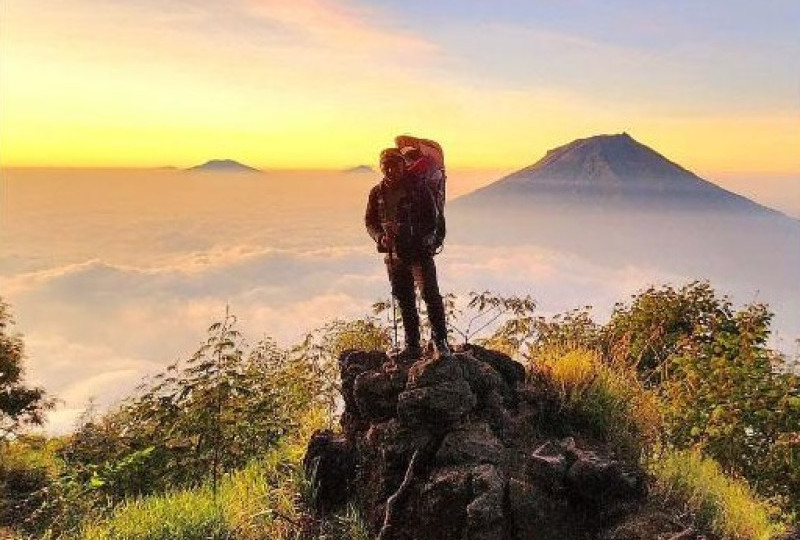 Kisah Viral: Balita Pendaki Gunung Kerinci - Fakta dan Kontroversi