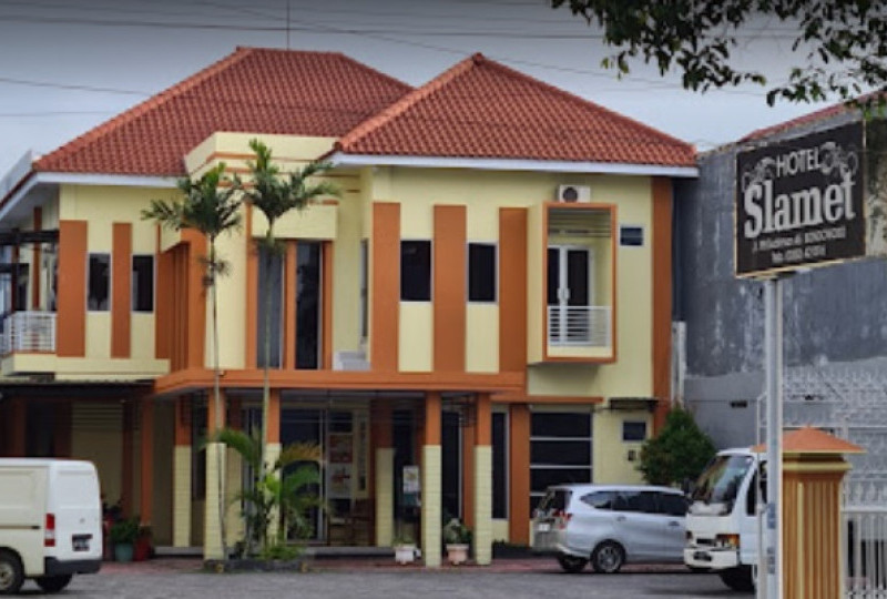 Review Hotel Slamet Bondowoso: Murah Meriah dengan Sensasi Ngeri!