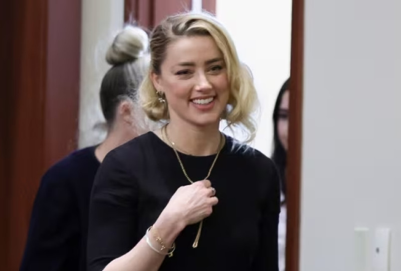 Jaksa Australia Membatalkan Kasus Pidana Terhadap Amber Heard Terkait Selundupan Anjing ke Negara itu